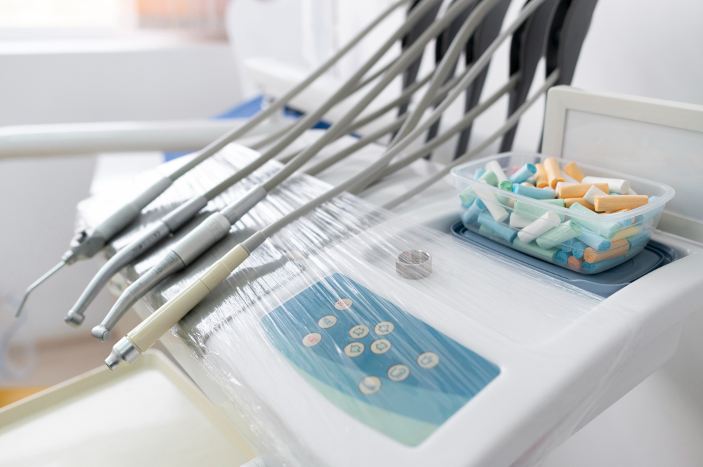 מכונה לטיפול בשיניים